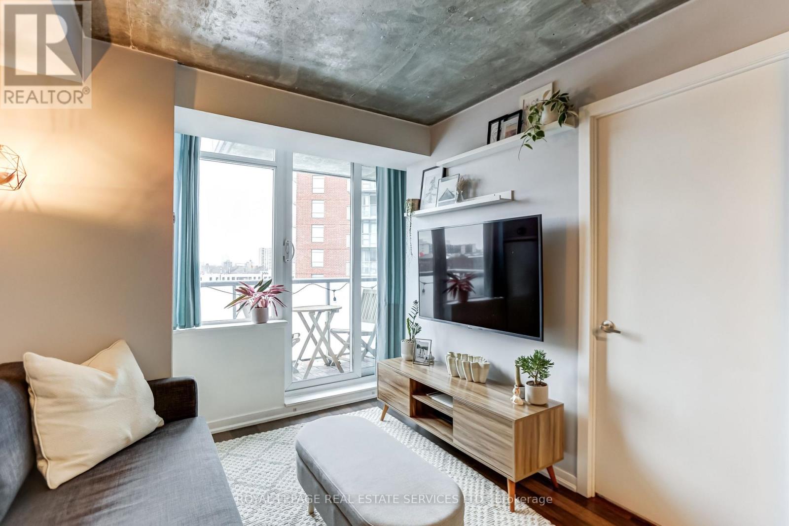 1117 - 20 Joe Shuster Way, Toronto, Ontario  M6K 0A3 - Photo 9 - C12828582