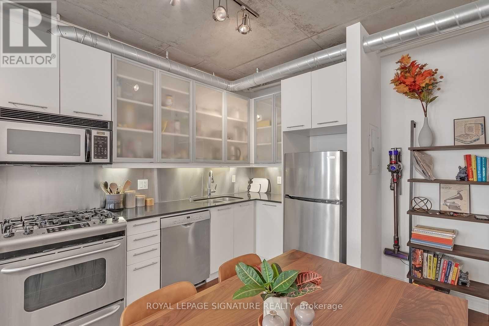 404 - 533 Richmond Street W, Toronto, Ontario  M5V 3Y1 - Photo 4 - C12828590