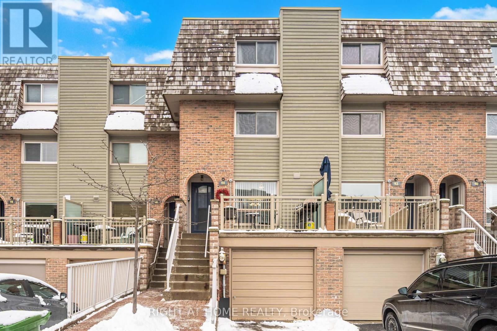 94 DUTCH MYRTLE WAY, Toronto, Ontario