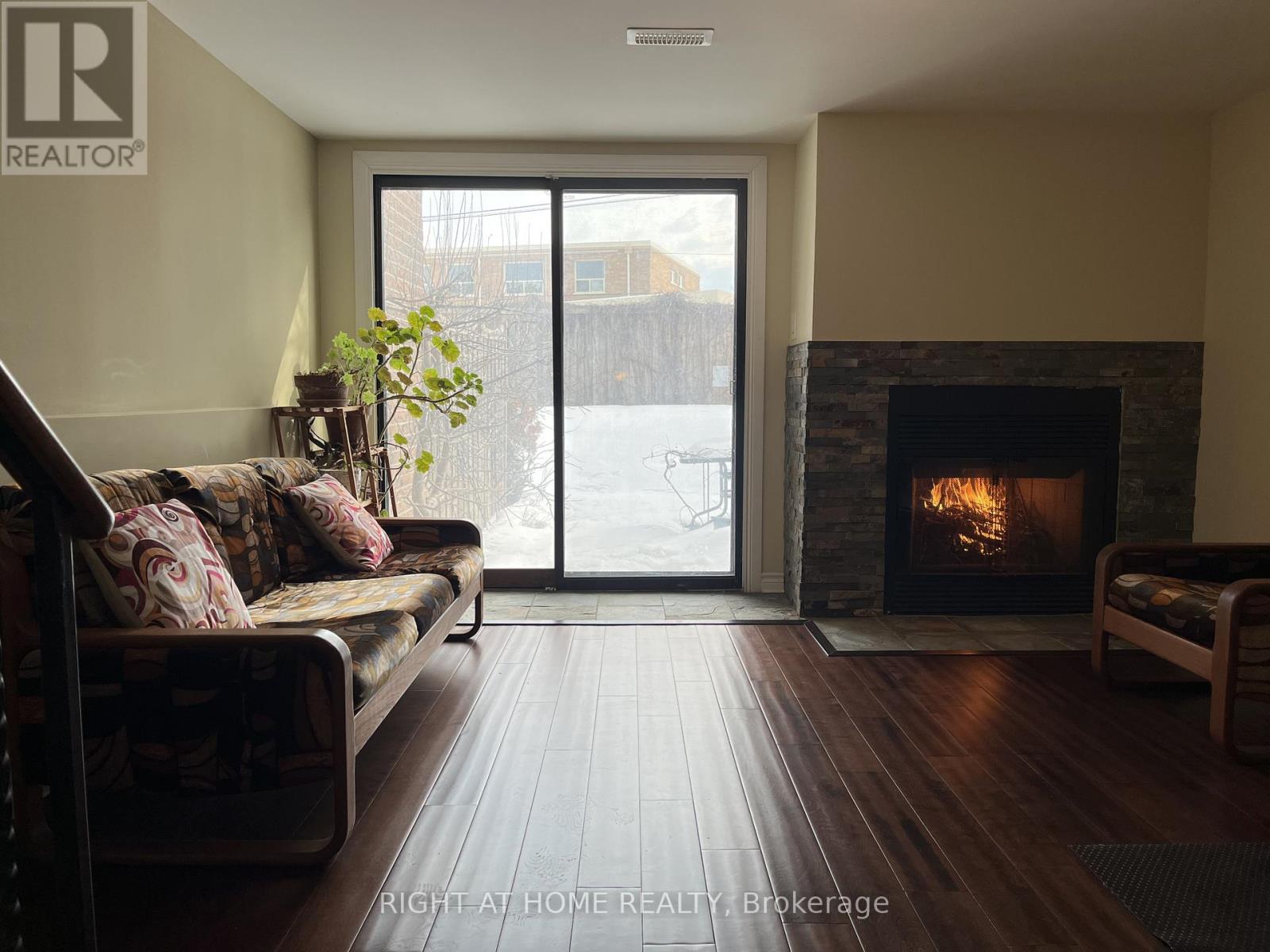 94 Dutch Myrtle Way, Toronto, Ontario  M3B 3K8 - Photo 33 - C12828602