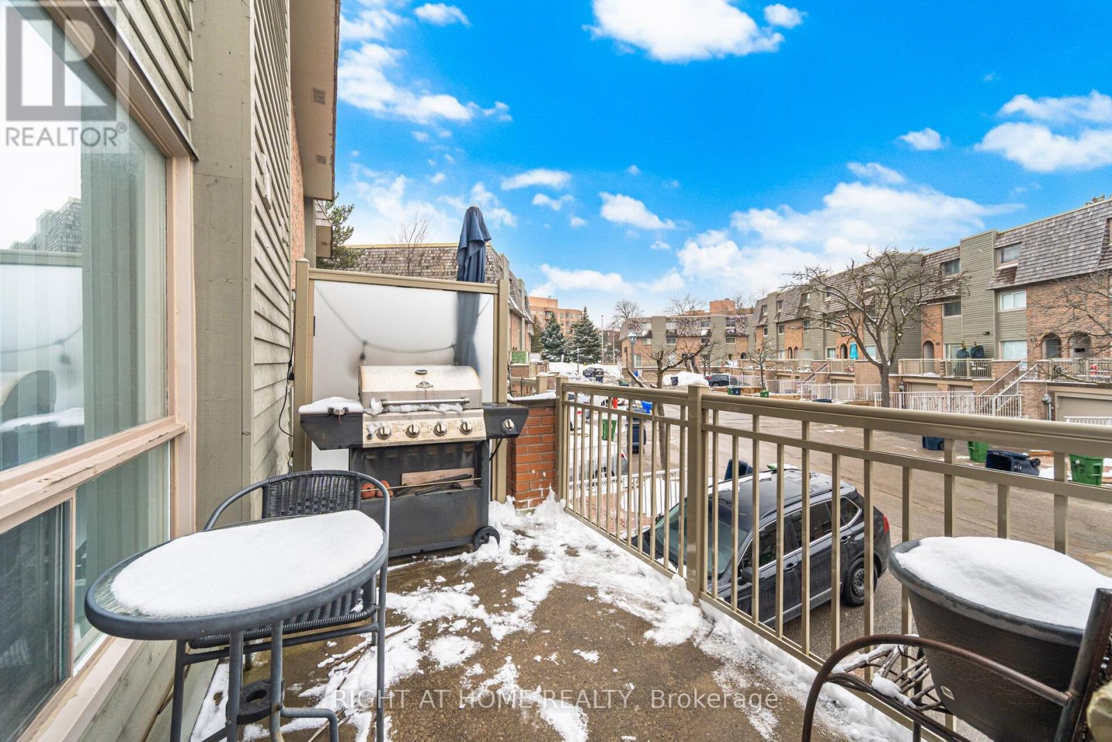 94 Dutch Myrtle Way, Toronto, Ontario  M3B 3K8 - Photo 4 - C12828602