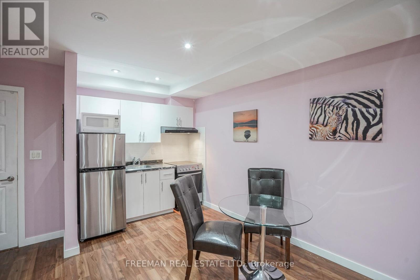 Fr Bsmt - 916 Manning Avenue, Toronto, Ontario  M6G 2X4 - Photo 6 - C12828640