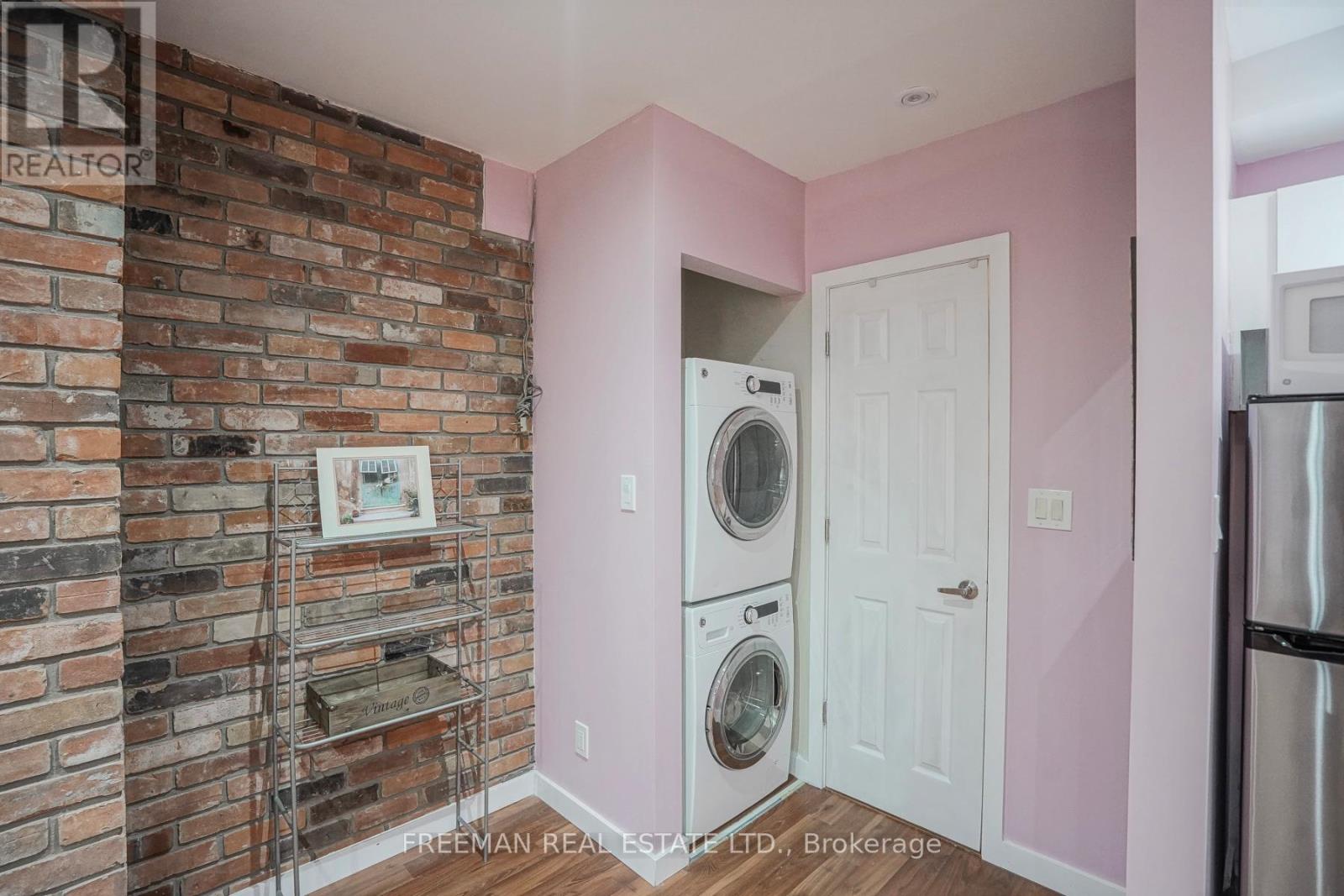 Fr Bsmt - 916 Manning Avenue, Toronto, Ontario  M6G 2X4 - Photo 7 - C12828640