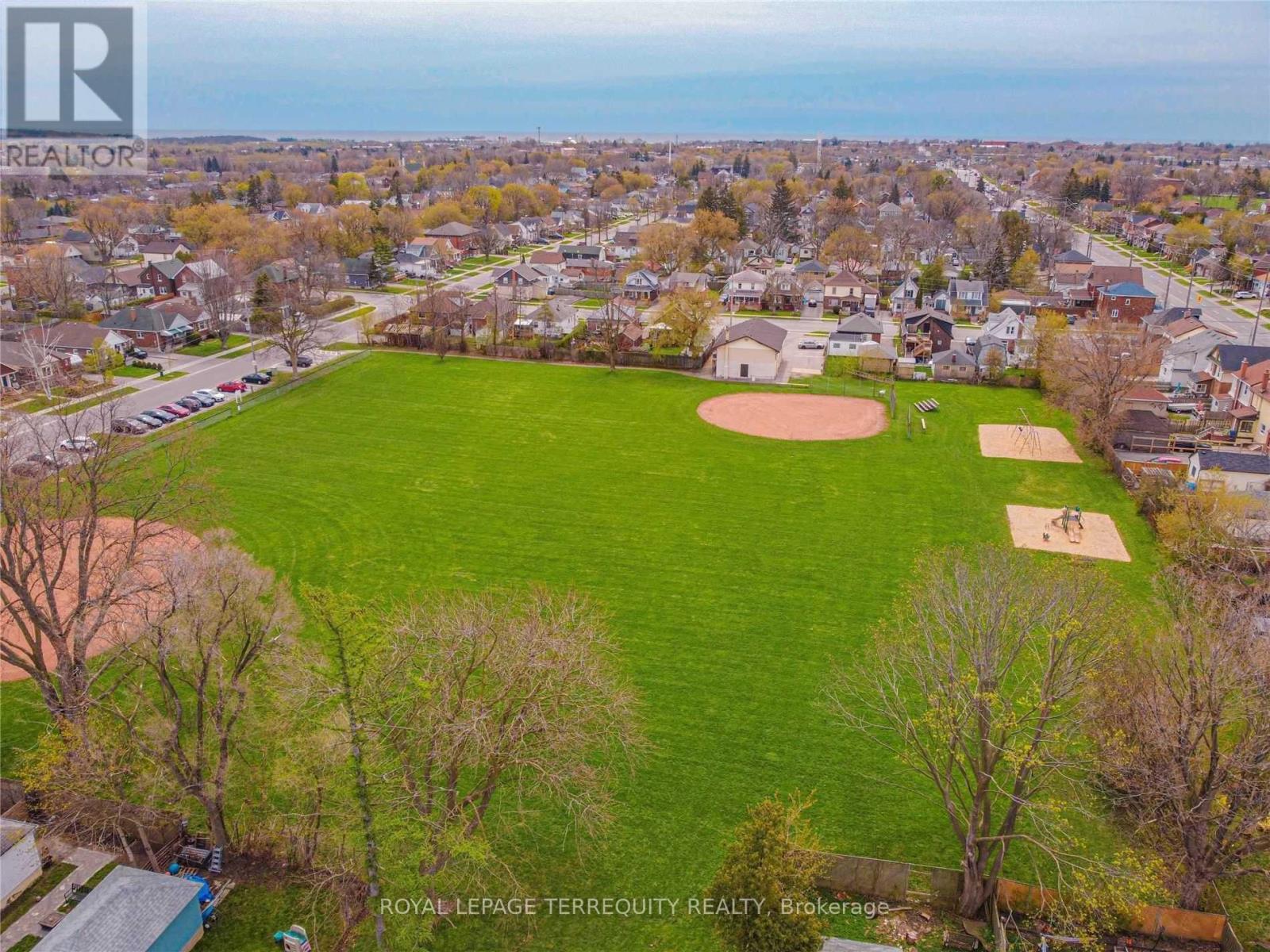 Main Floor - 290 Gliddon Avenue, Oshawa (Central), Ontario  L1H 1Z3 - Photo 15 - E12828644