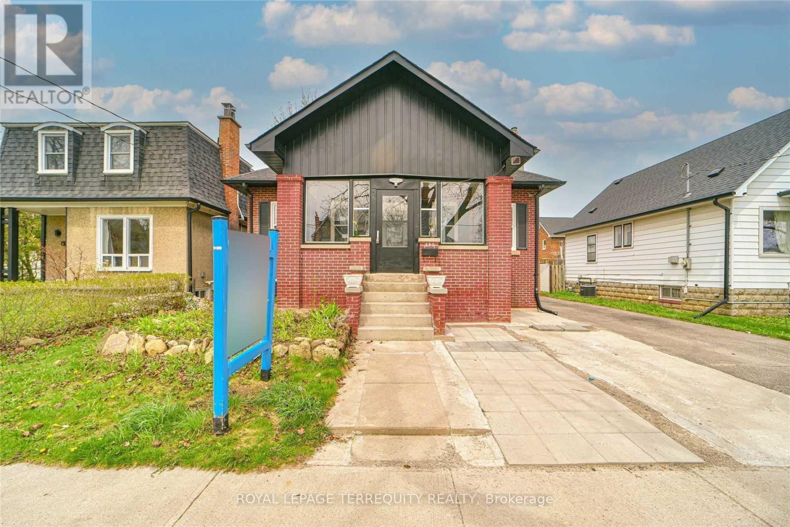 Main Floor - 290 Gliddon Avenue, Oshawa (Central), Ontario  L1H 1Z3 - Photo 2 - E12828644