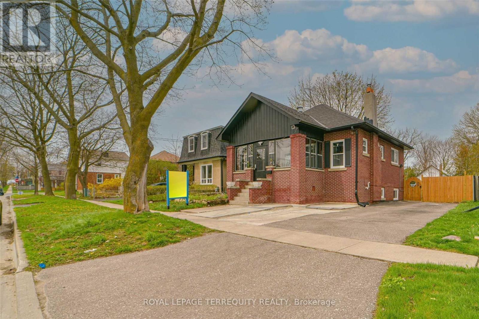 Main Floor - 290 Gliddon Avenue, Oshawa (Central), Ontario  L1H 1Z3 - Photo 3 - E12828644