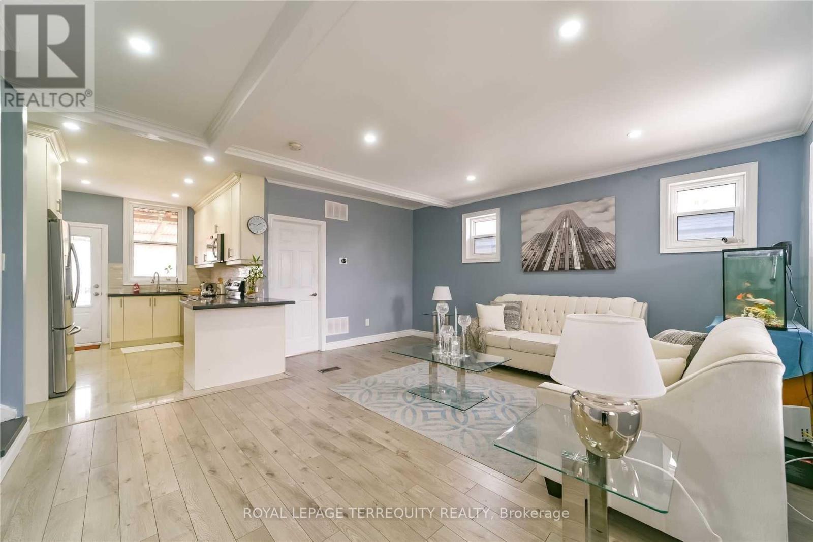 Main Floor - 290 Gliddon Avenue, Oshawa (Central), Ontario  L1H 1Z3 - Photo 6 - E12828644