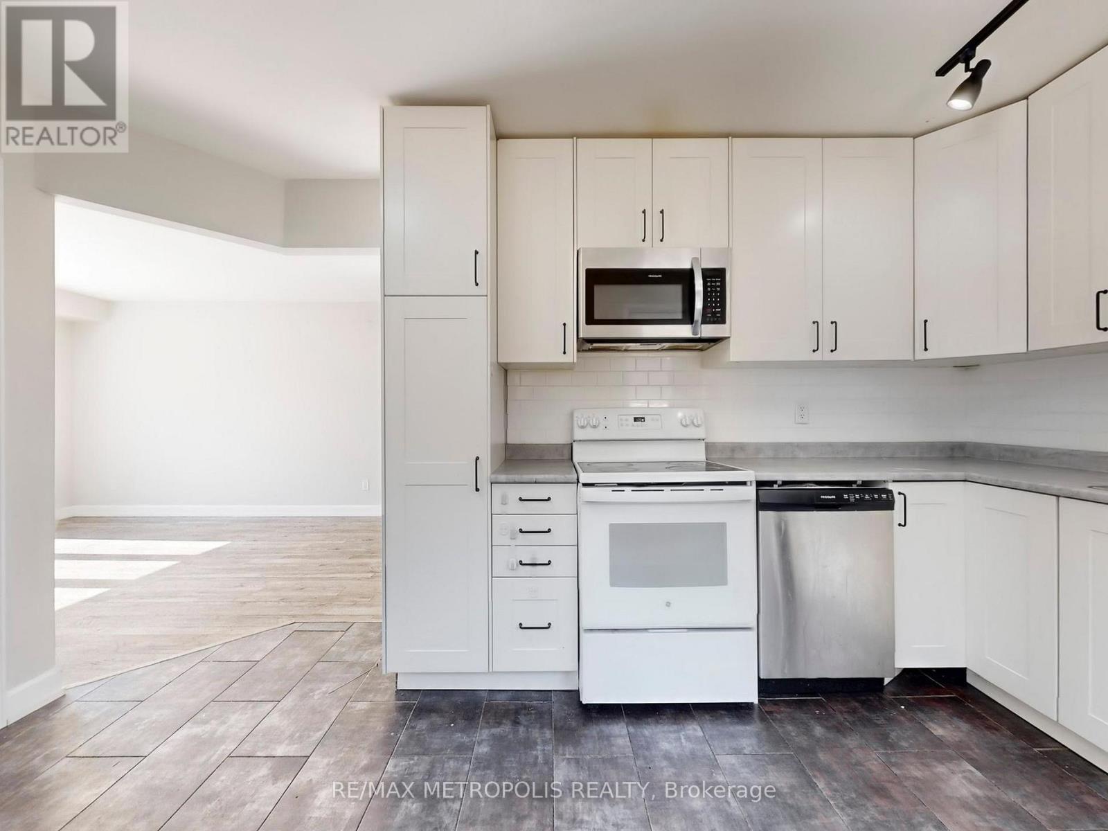 1294 Sunningdale Avenue, Oshawa (Donevan), Ontario  L1H 8G7 - Photo 14 - E12828704