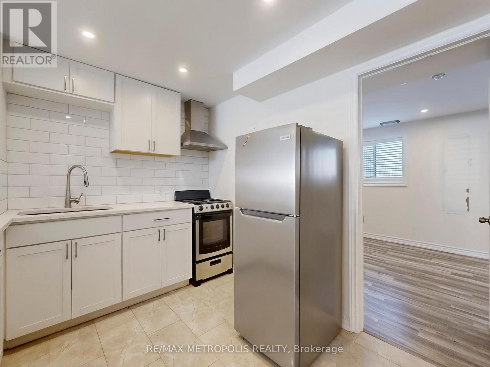 1294 Sunningdale Avenue, Oshawa (Donevan), Ontario  L1H 8G7 - Photo 32 - E12828704