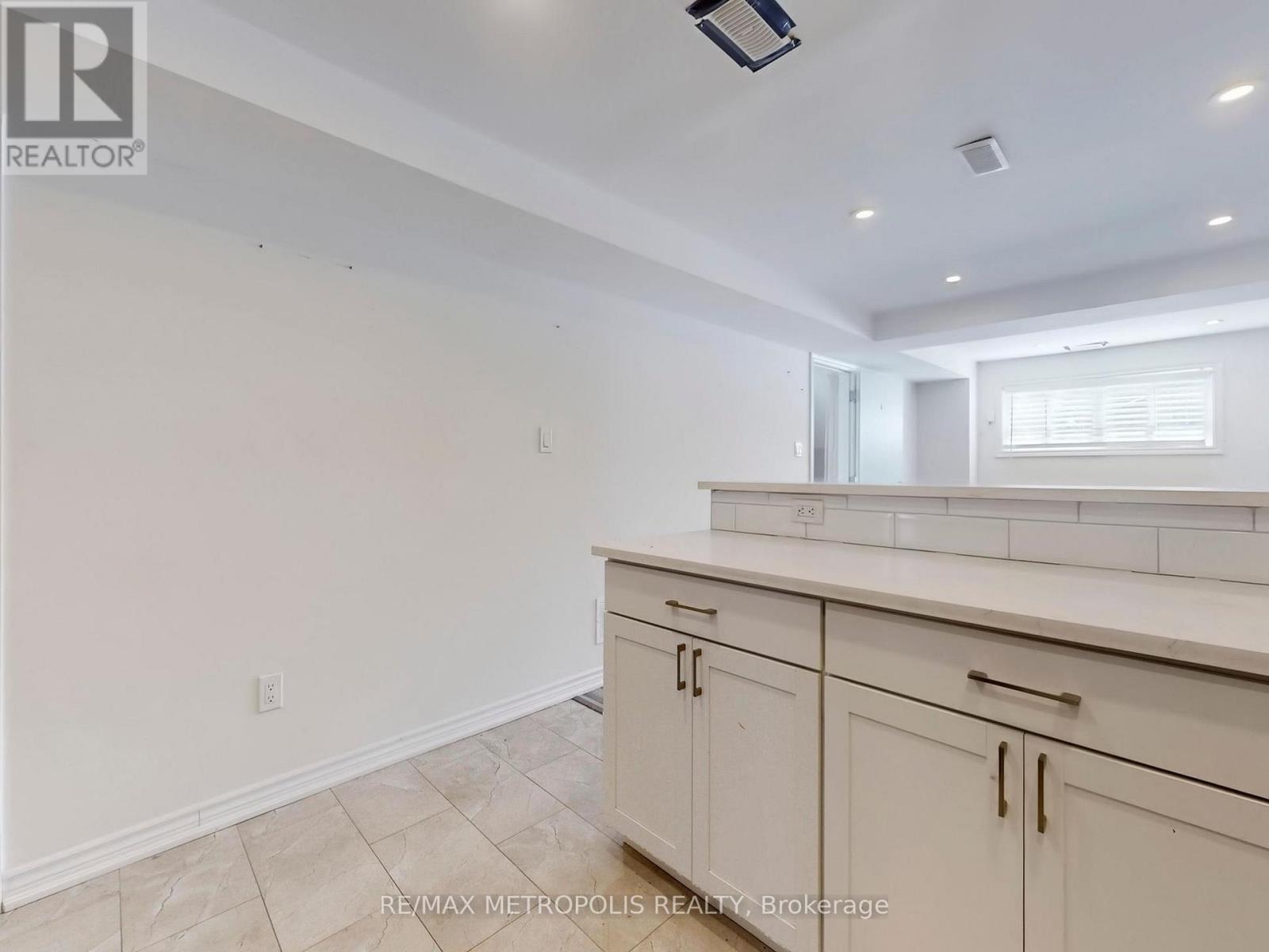 1294 Sunningdale Avenue, Oshawa (Donevan), Ontario  L1H 8G7 - Photo 34 - E12828704