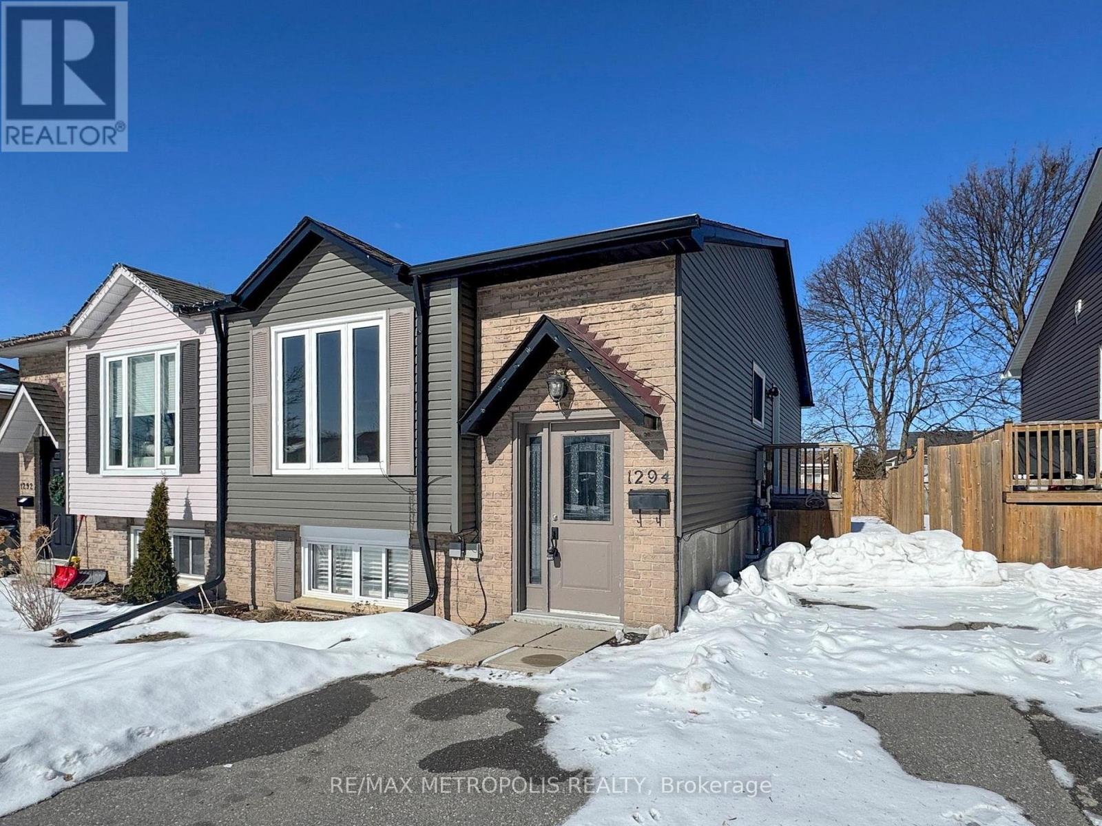 1294 Sunningdale Avenue, Oshawa (Donevan), Ontario  L1H 8G7 - Photo 5 - E12828704