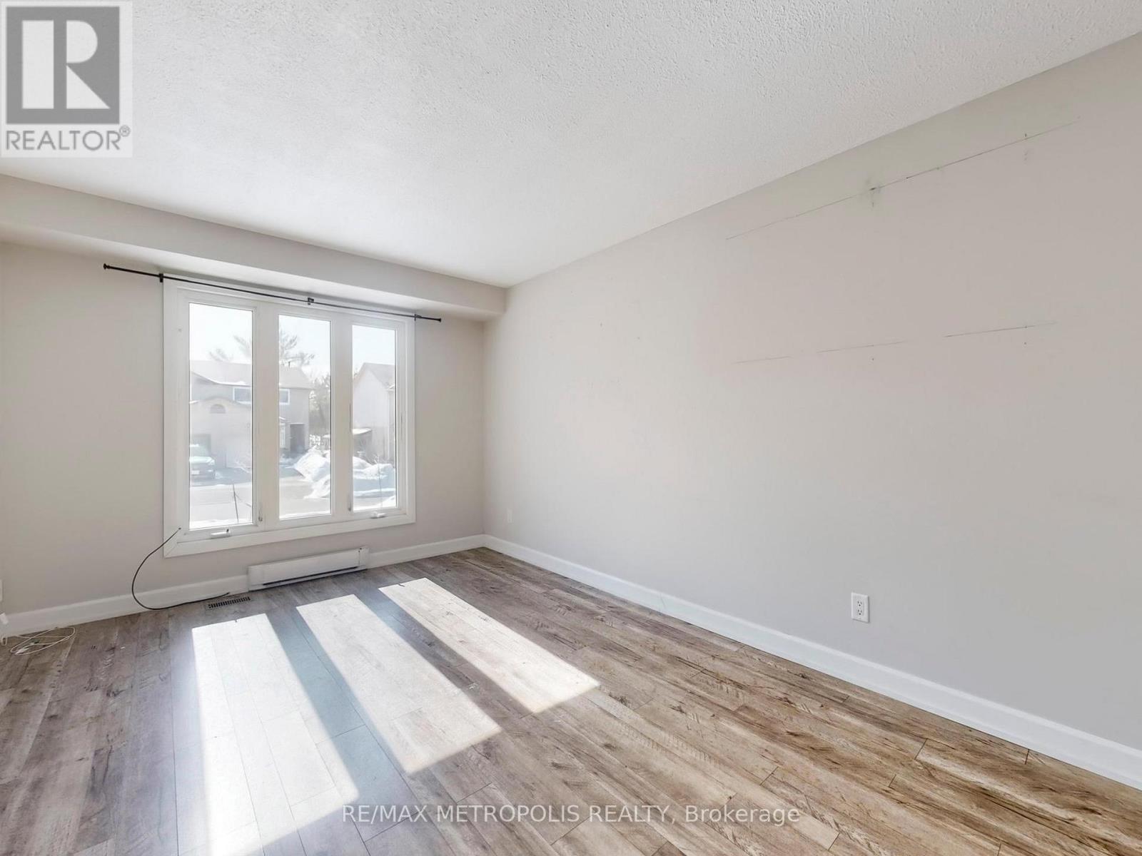 1294 Sunningdale Avenue, Oshawa (Donevan), Ontario  L1H 8G7 - Photo 6 - E12828704