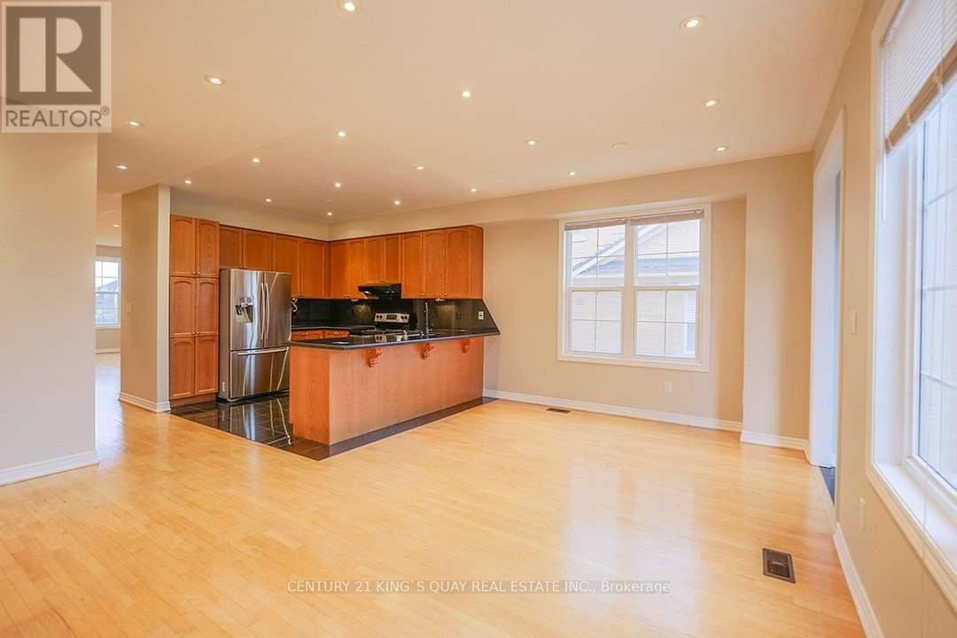 10518 Victoria Square Boulevard, Markham, Ontario  L6C 0A3 - Photo 12 - N12828570