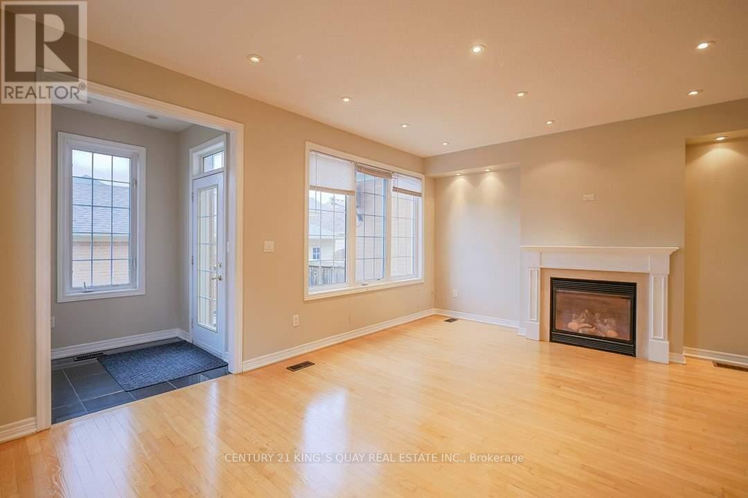 10518 Victoria Square Boulevard, Markham, Ontario  L6C 0A3 - Photo 15 - N12828570