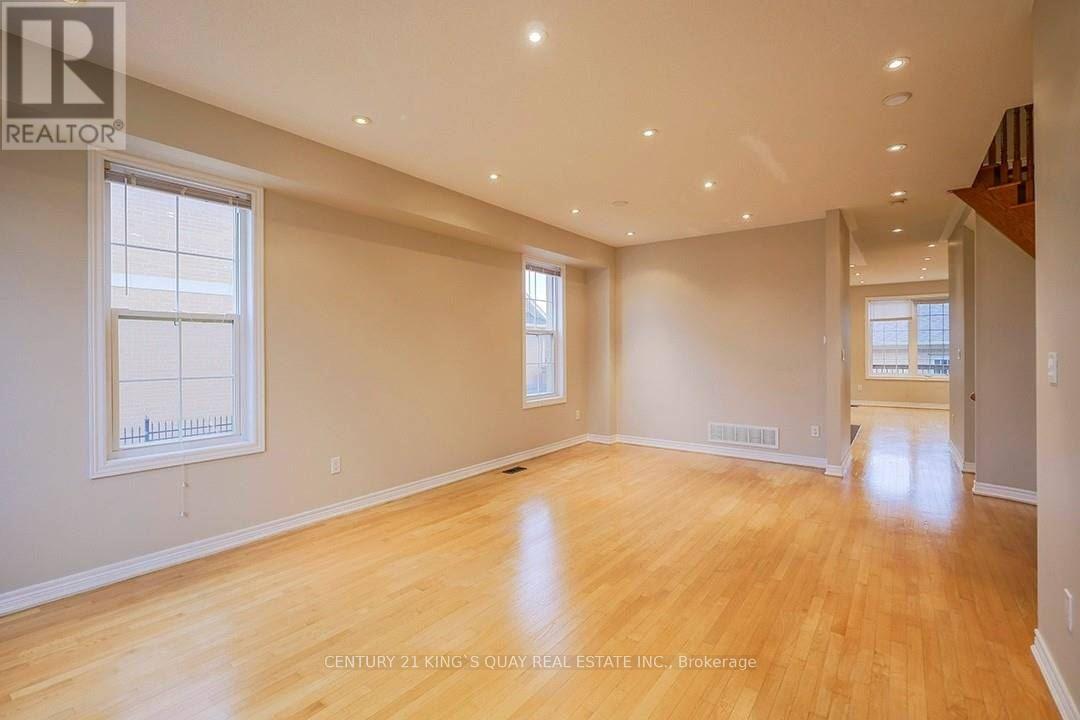 10518 Victoria Square Boulevard, Markham, Ontario  L6C 0A3 - Photo 5 - N12828570