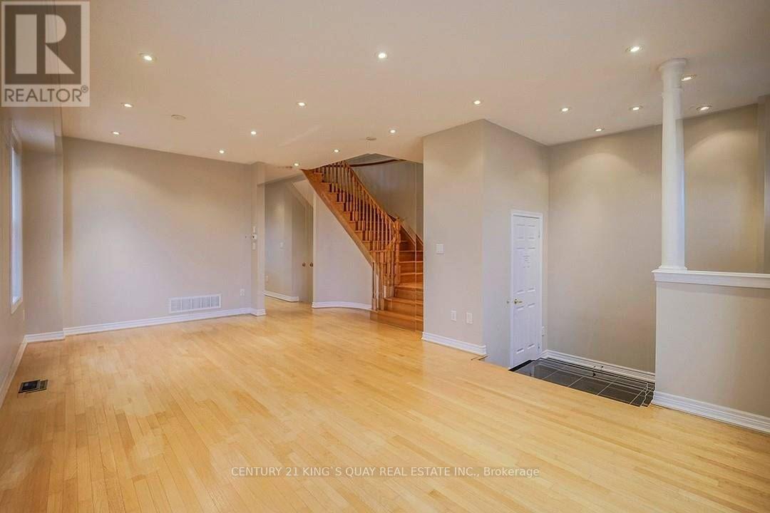 10518 Victoria Square Boulevard, Markham, Ontario  L6C 0A3 - Photo 6 - N12828570