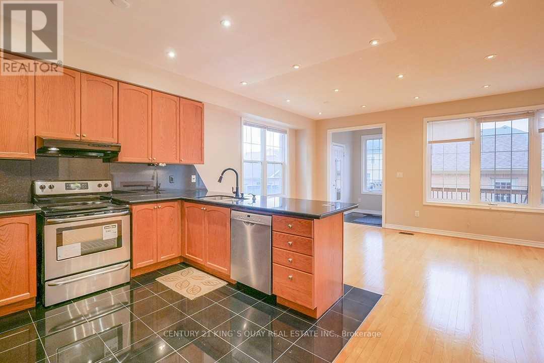 10518 Victoria Square Boulevard, Markham, Ontario  L6C 0A3 - Photo 9 - N12828570