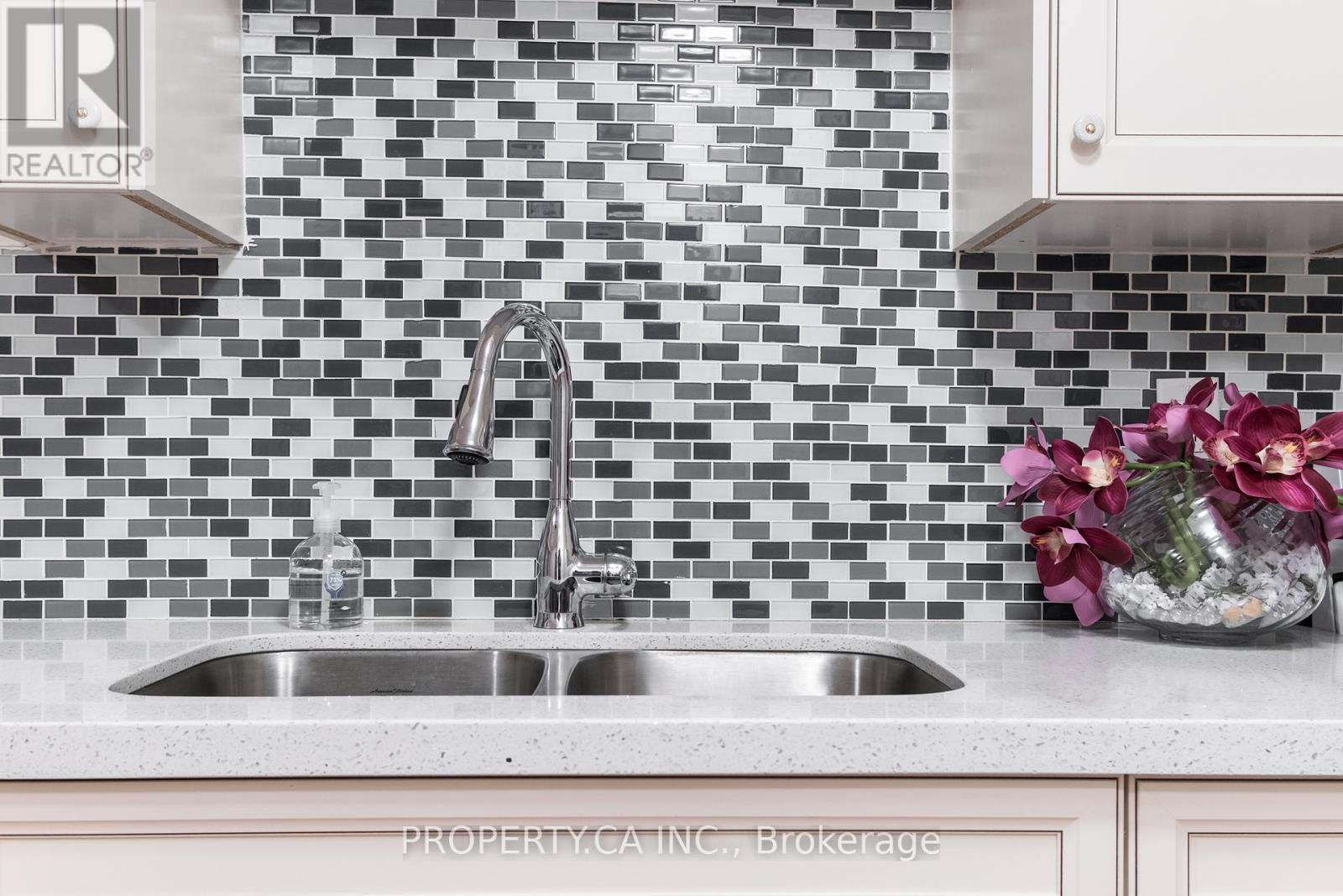 Lower - 70 Grand Trunk Avenue, Vaughan, Ontario  L6A 0X8 - Photo 3 - N12828596