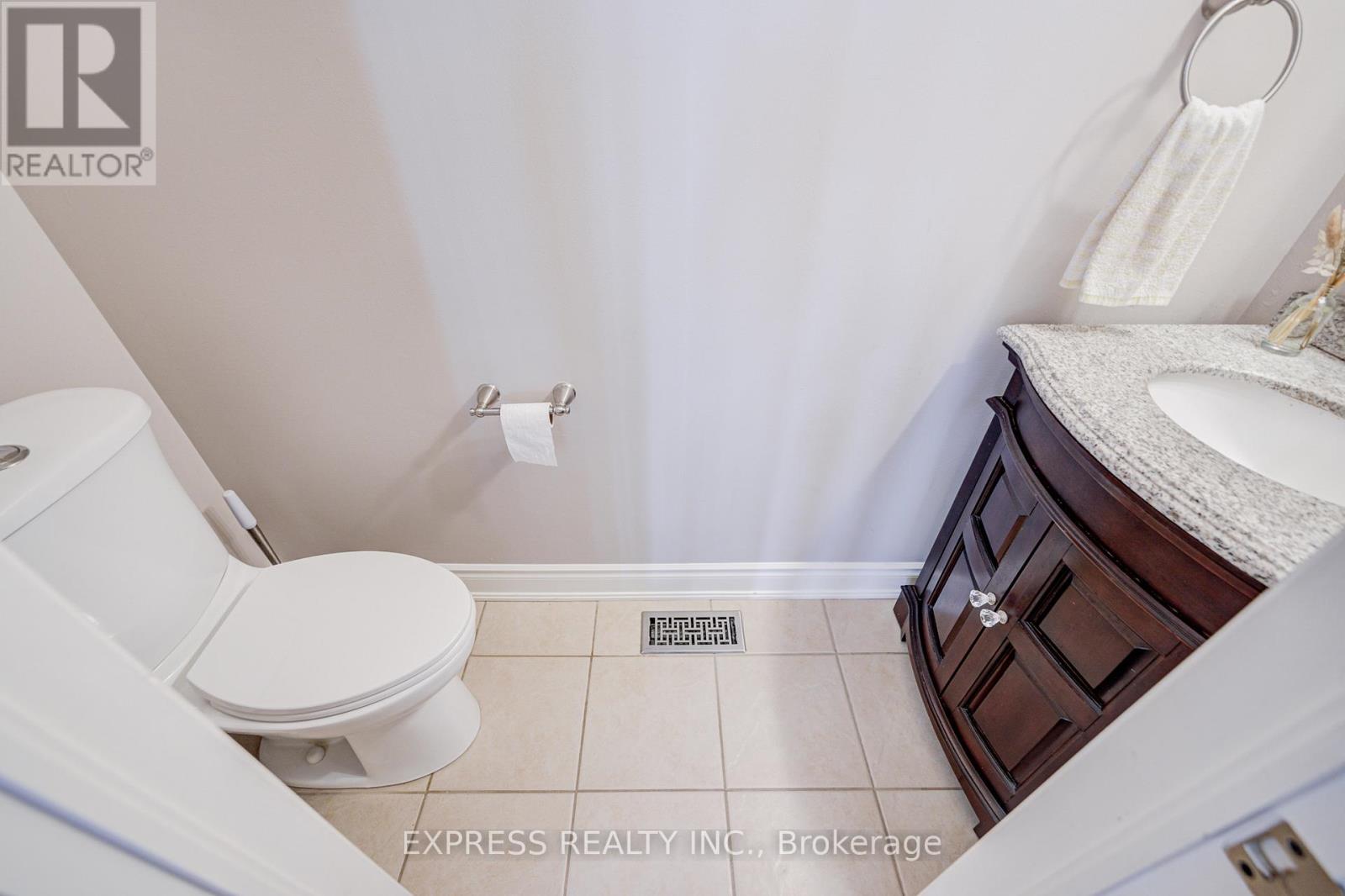 10 Eber Street, Richmond Hill, Ontario  L4E 4X2 - Photo 17 - N12828624