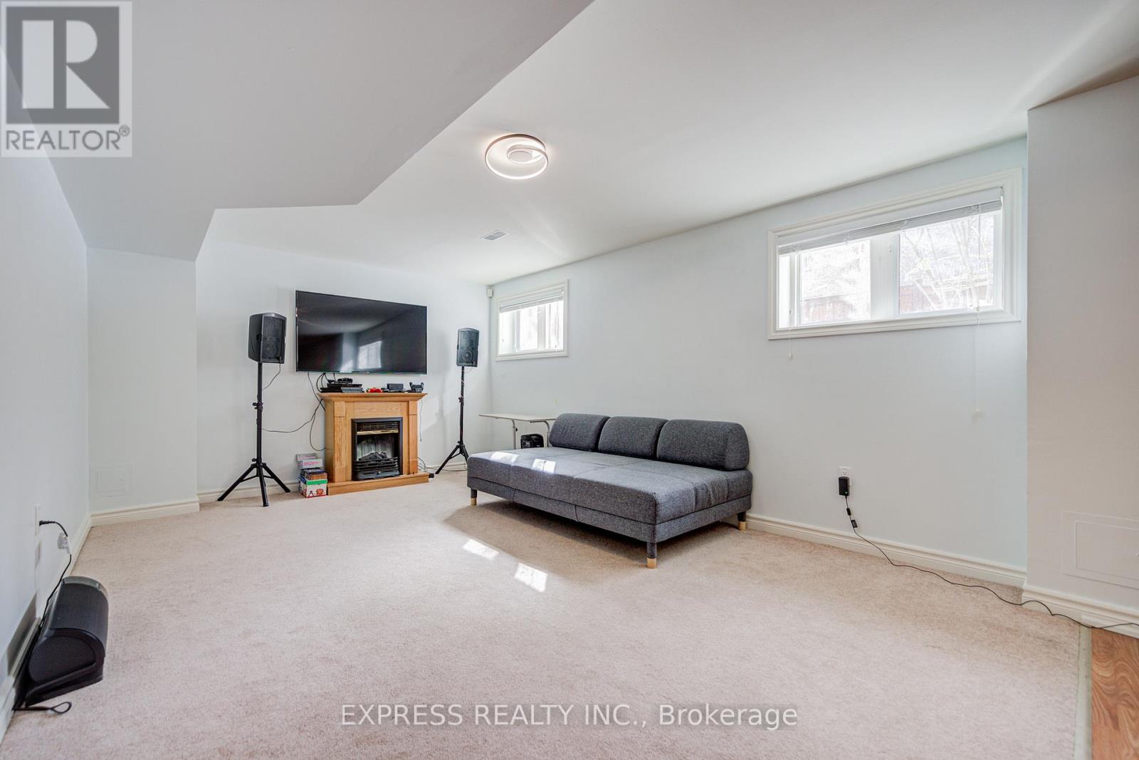 10 Eber Street, Richmond Hill, Ontario  L4E 4X2 - Photo 38 - N12828624