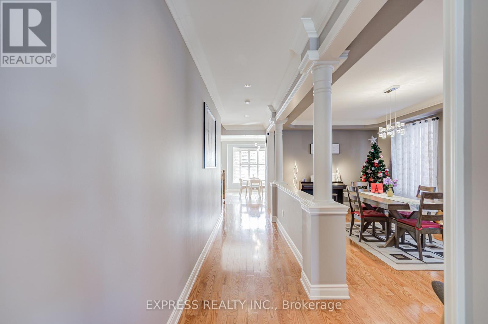 10 Eber Street, Richmond Hill, Ontario  L4E 4X2 - Photo 5 - N12828624