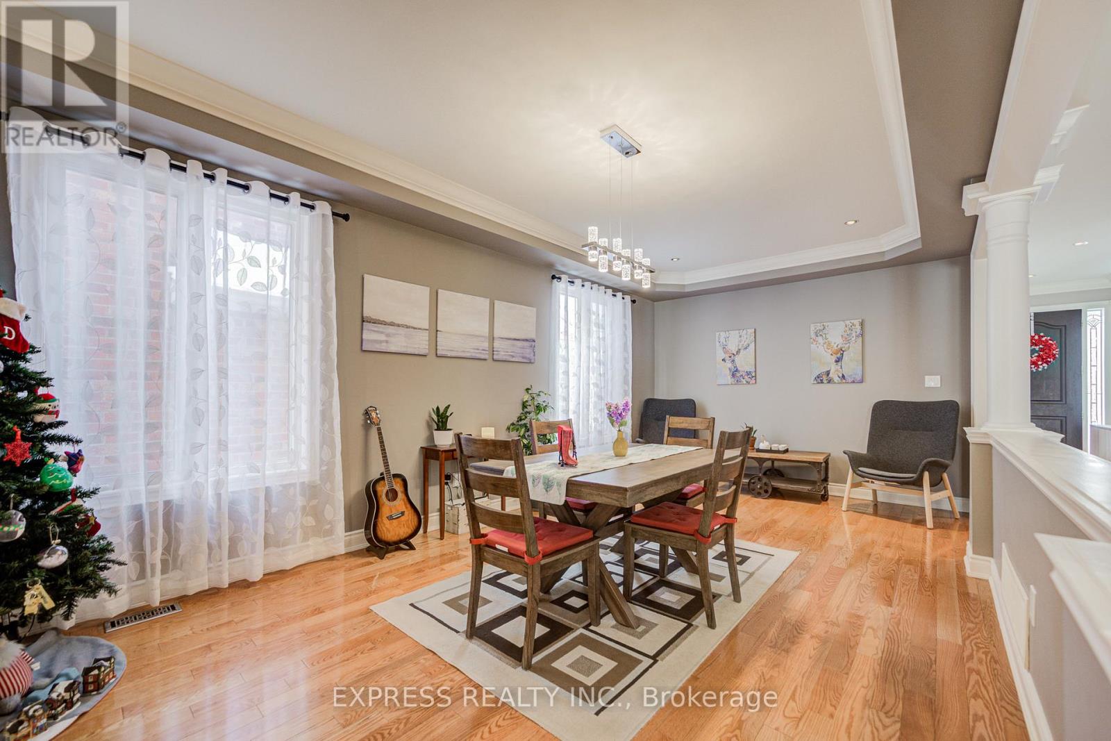 10 Eber Street, Richmond Hill, Ontario  L4E 4X2 - Photo 8 - N12828624