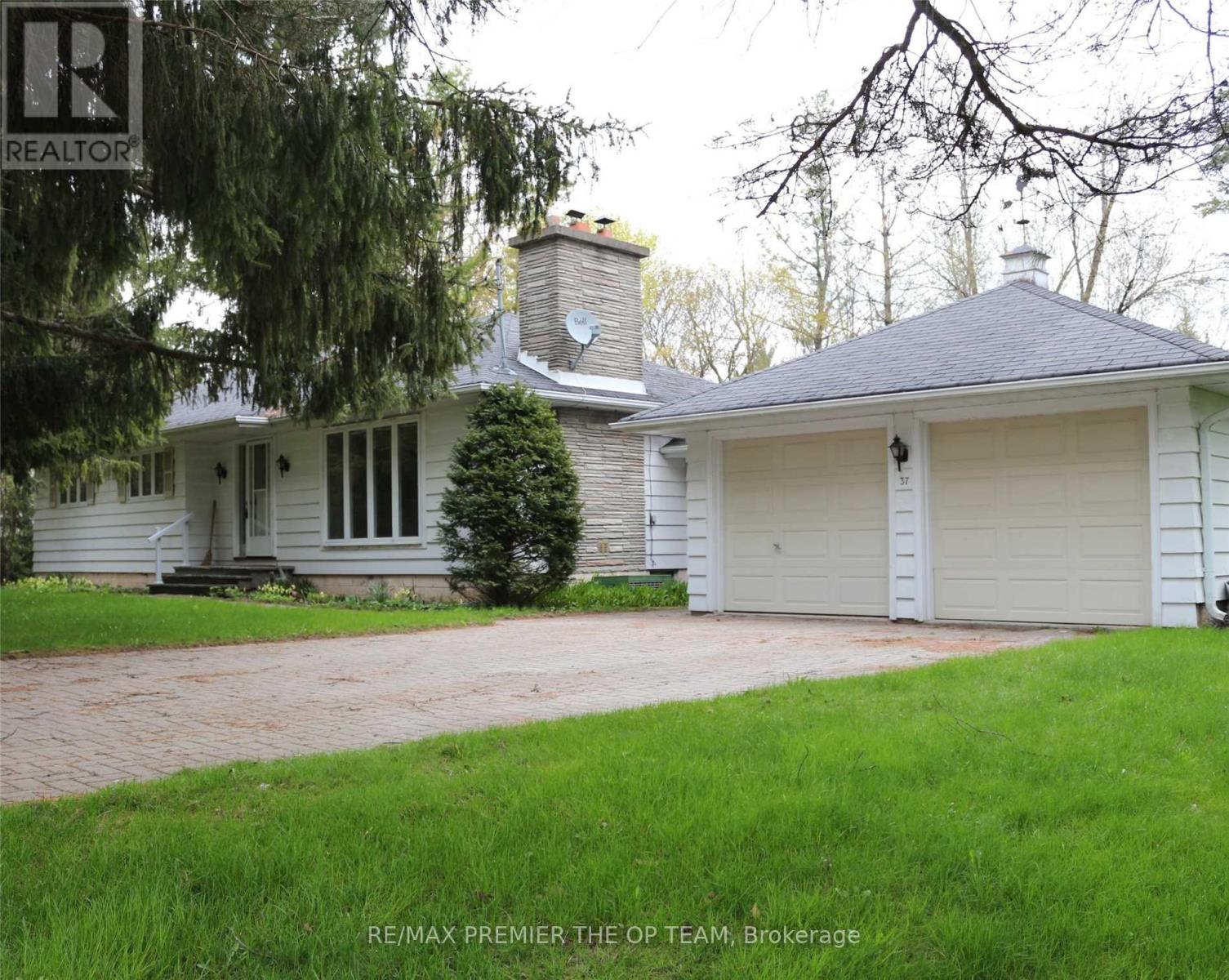 37 John Street, King, Ontario  L7B 1J6 - Photo 2 - N12828648