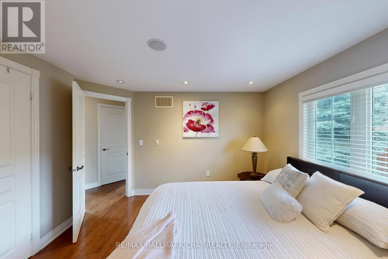 1069 Booth Avenue, Innisfil, Ontario  L9S 4X2 - Photo 23 - N12828650