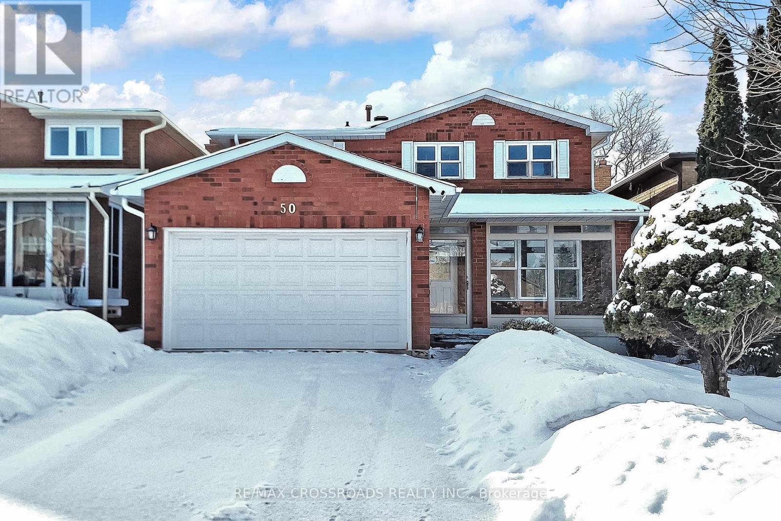 50 Marchwood Crescent, Richmond Hill, Ontario  L4C 8M4 - Photo 2 - N12828654