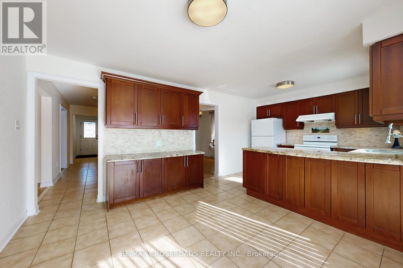 50 Marchwood Crescent, Richmond Hill, Ontario  L4C 8M4 - Photo 24 - N12828654