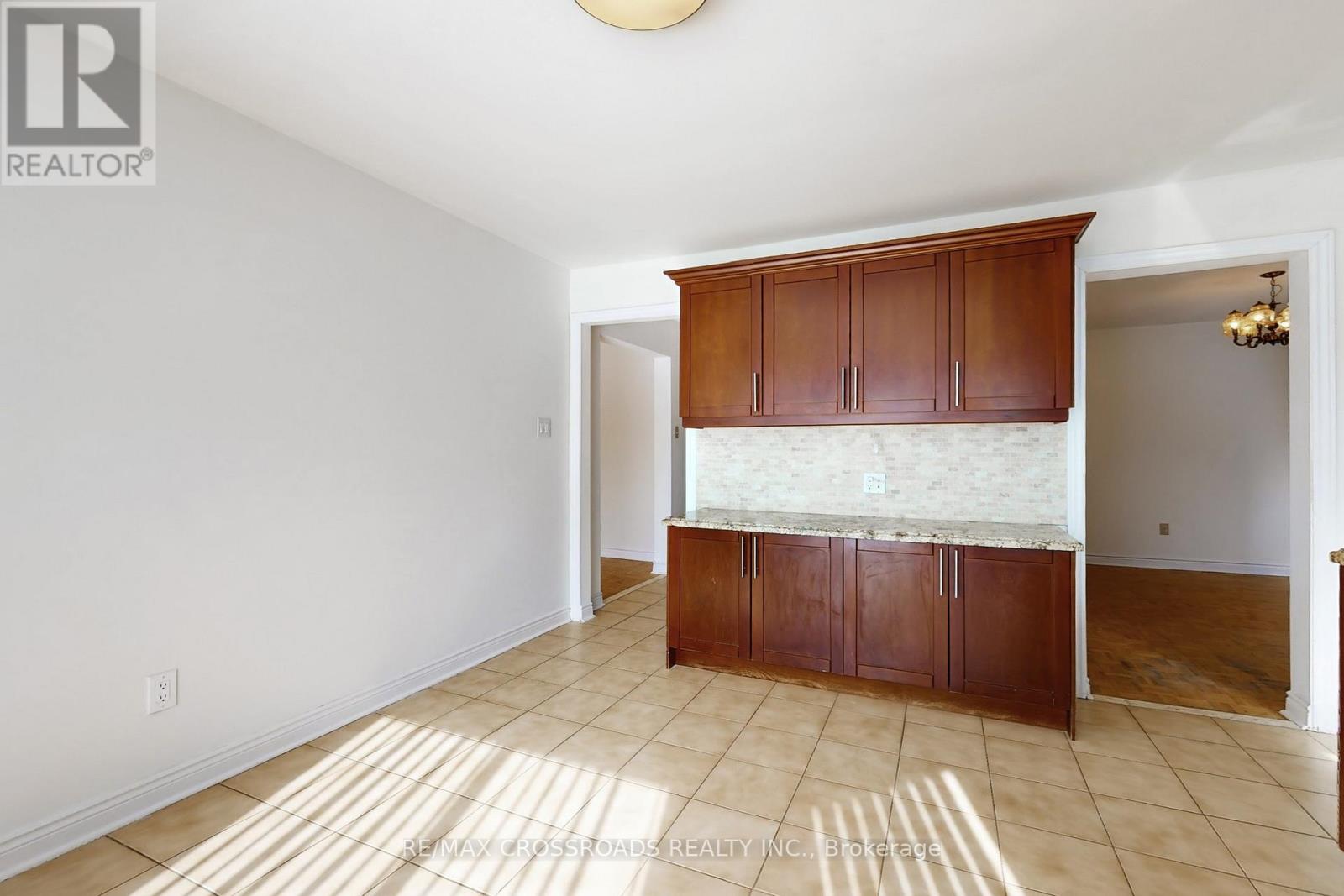 50 Marchwood Crescent, Richmond Hill, Ontario  L4C 8M4 - Photo 25 - N12828654