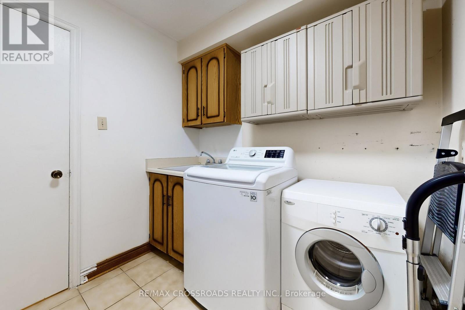 50 Marchwood Crescent, Richmond Hill, Ontario  L4C 8M4 - Photo 27 - N12828654