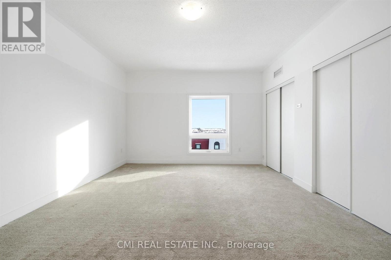 501 - 4 Spice Way, Barrie, Ontario  L9J 0M2 - Photo 23 - S12828556