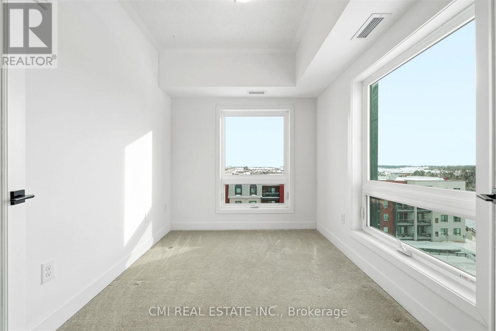 501 - 4 Spice Way, Barrie, Ontario  L9J 0M2 - Photo 27 - S12828556