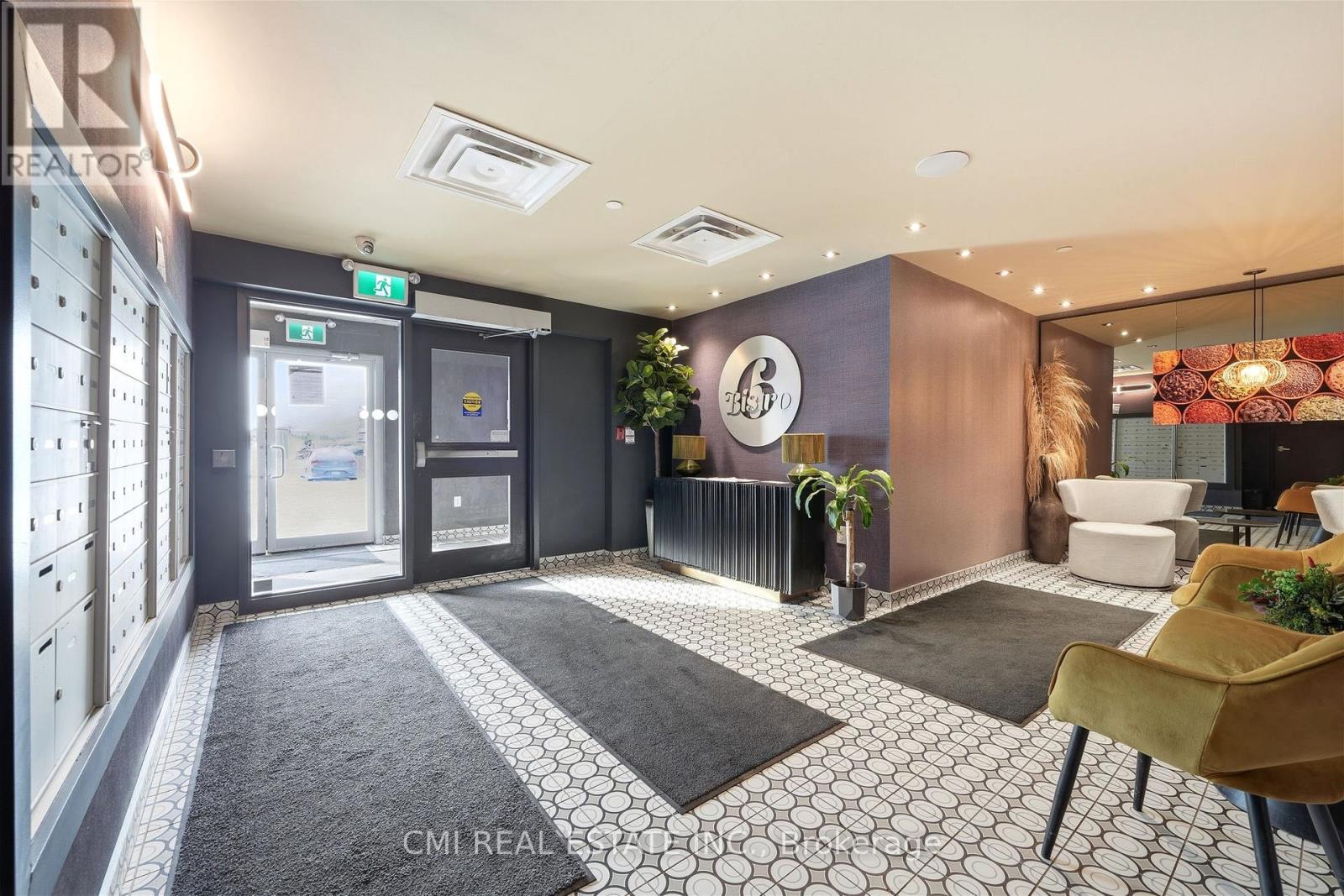 501 - 4 Spice Way, Barrie, Ontario  L9J 0M2 - Photo 3 - S12828556