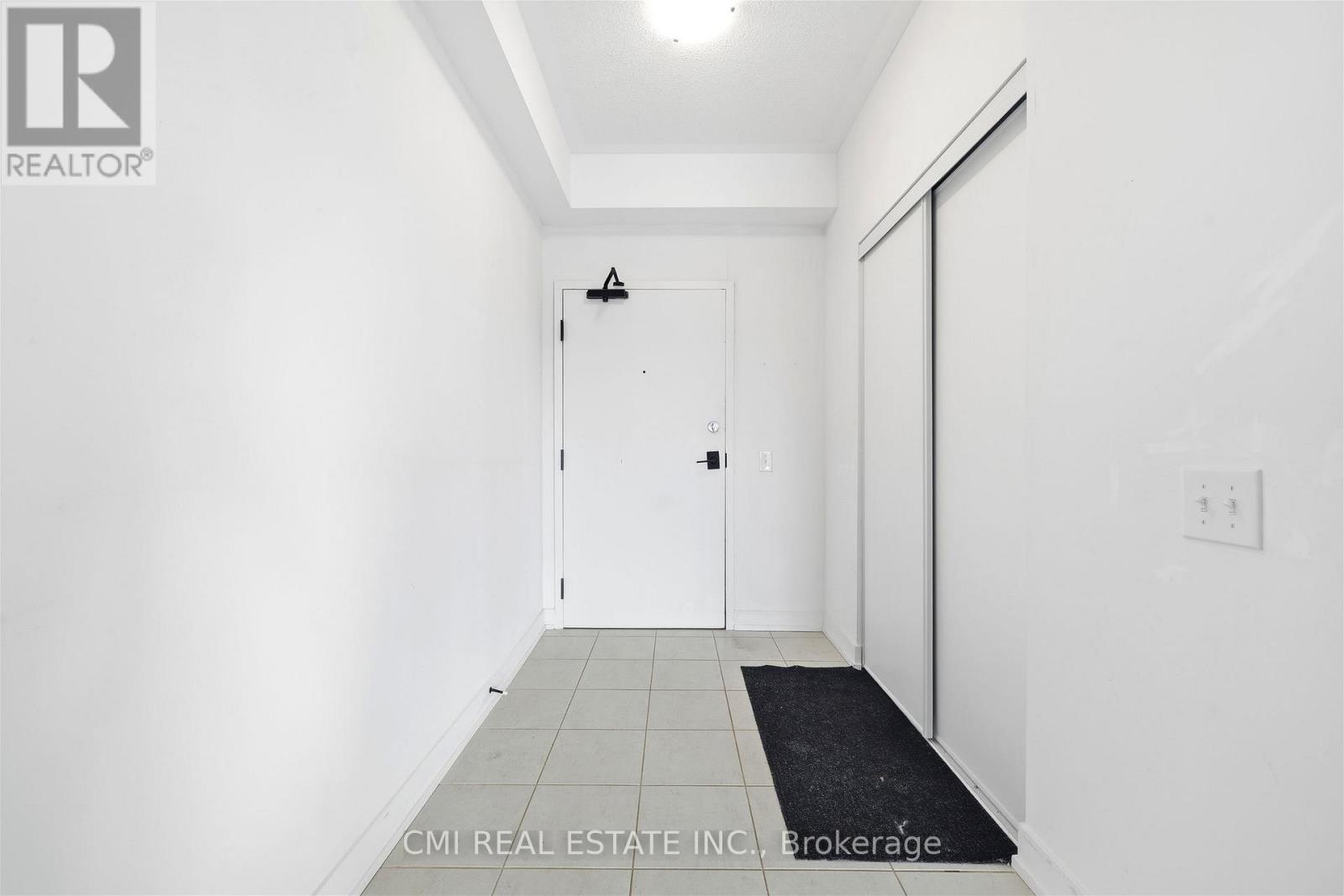 501 - 4 Spice Way, Barrie, Ontario  L9J 0M2 - Photo 6 - S12828556