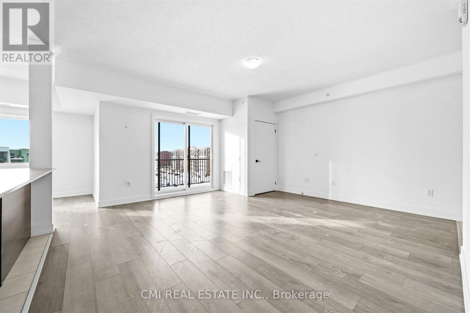 501 - 4 Spice Way, Barrie, Ontario  L9J 0M2 - Photo 9 - S12828556