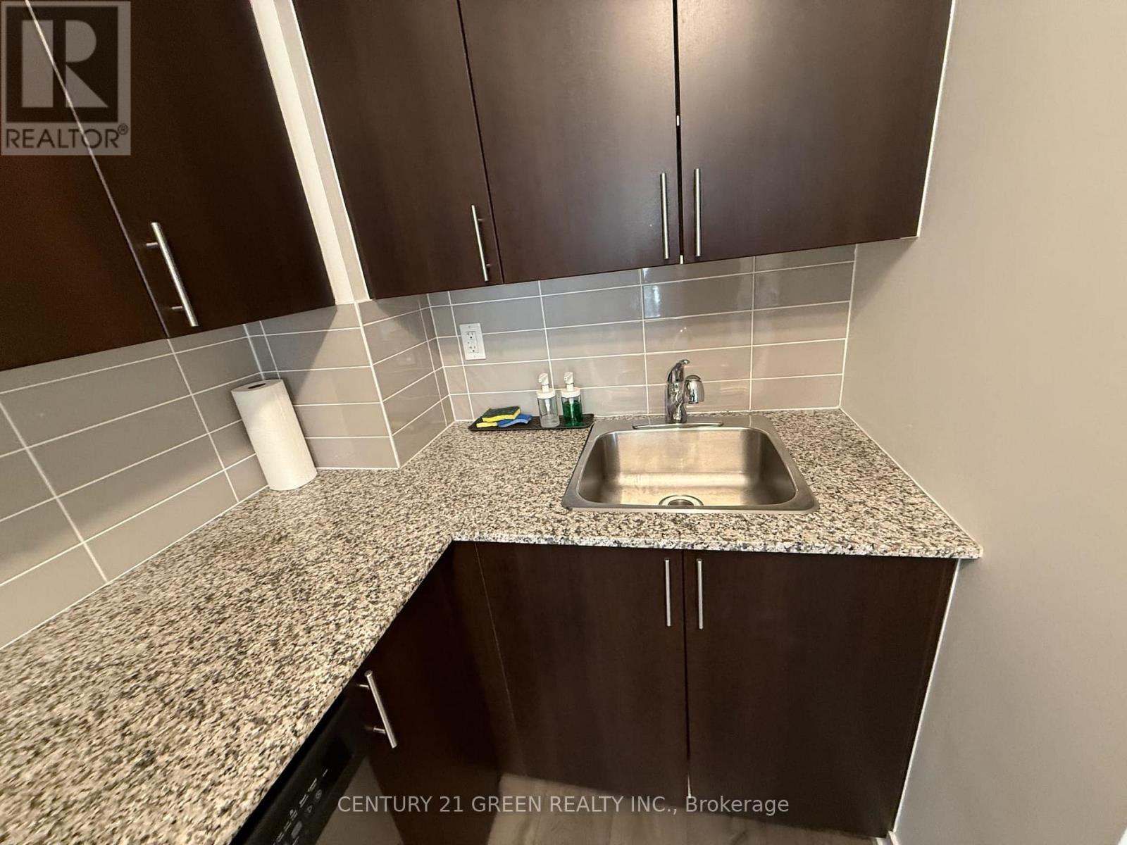 1711 - 1420 Dupont Street, Toronto, Ontario  M6H 0C2 - Photo 8 - W12754306