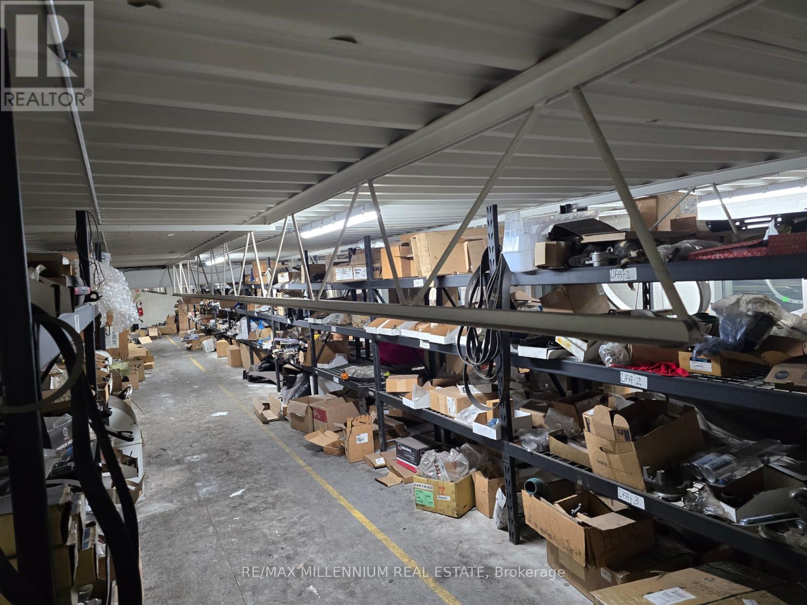 5435 Maingate Drive, Mississauga, Ontario  L4W 1G6 - Photo 7 - W12787626