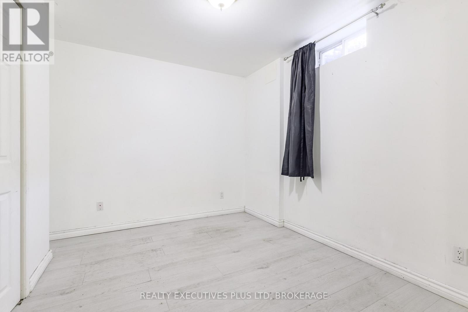 389 Wright Crescent, Niagara-On-The-Lake, Ontario  L0S 1J0 - Photo 32 - X12828458