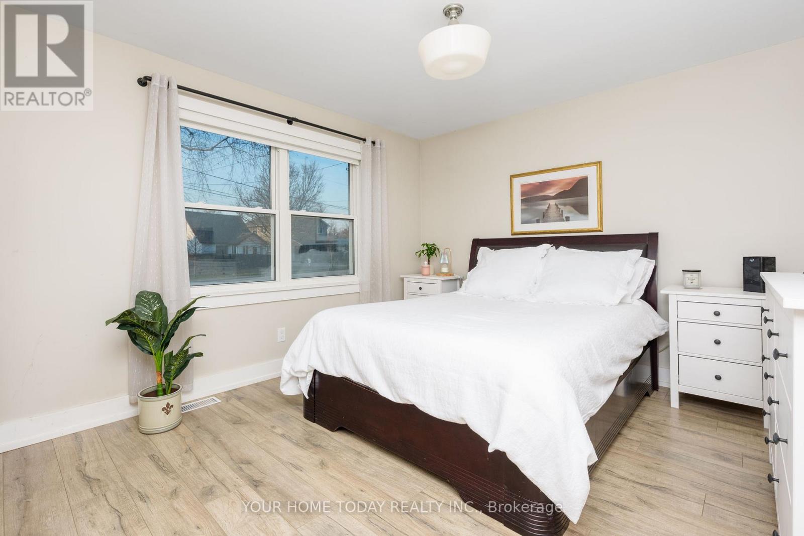 29 Normandy Boulevard, Halton Hills, Ontario  L7G 1V9 - Photo 12 - W12828552