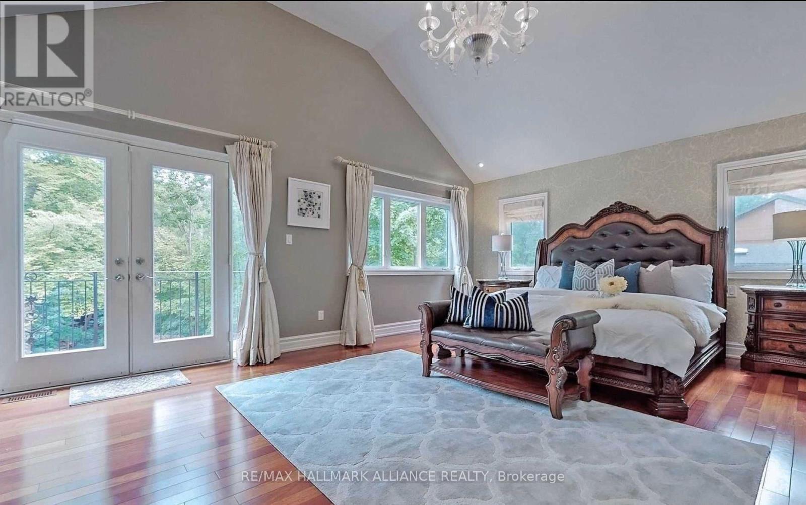 2413 Robin Drive, Mississauga, Ontario  L5K 1S8 - Photo 11 - W12828554