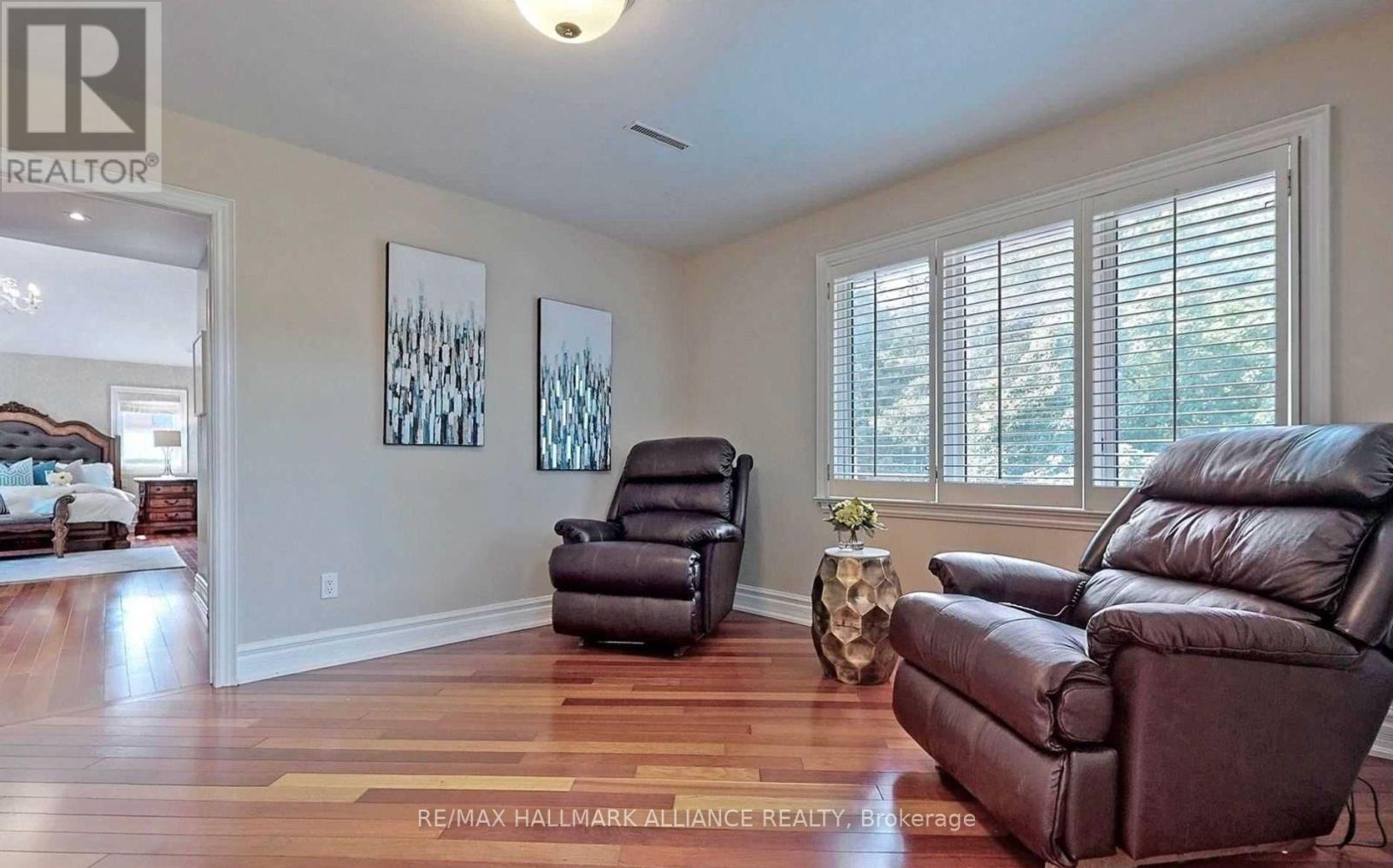 2413 Robin Drive, Mississauga, Ontario  L5K 1S8 - Photo 13 - W12828554