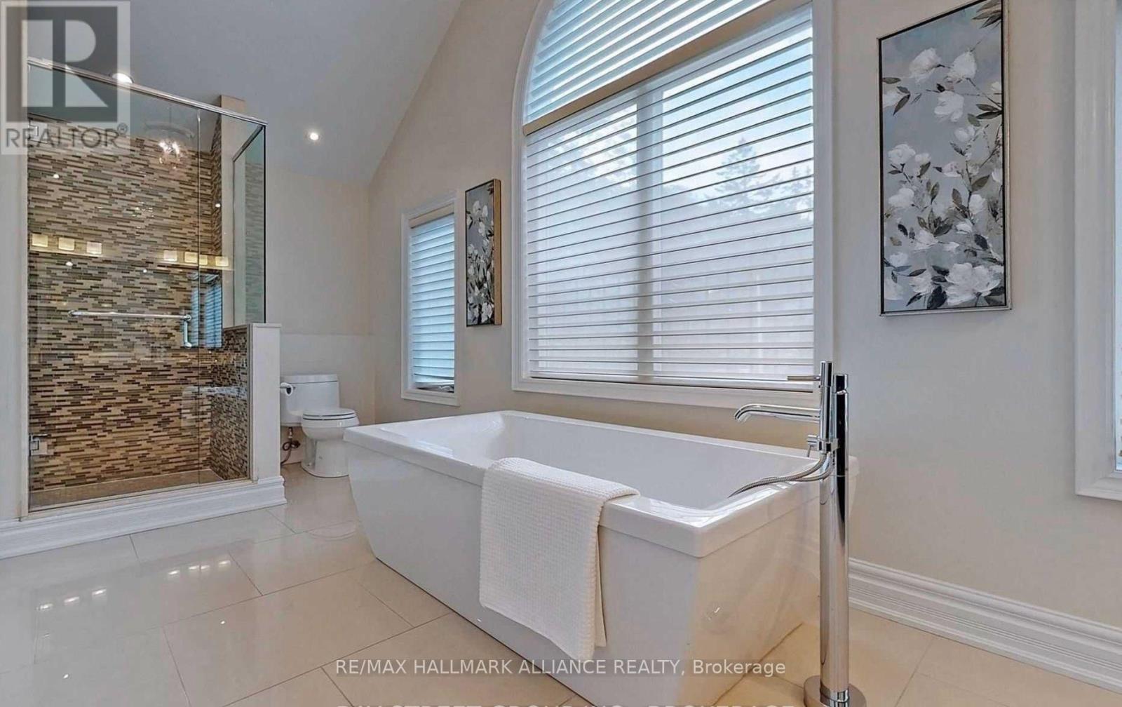 2413 Robin Drive, Mississauga, Ontario  L5K 1S8 - Photo 16 - W12828554