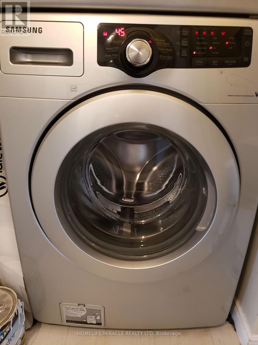 207 - 135 Hillcrest Avenue, Mississauga, Ontario  L5B 4B1 - Photo 14 - W12828566