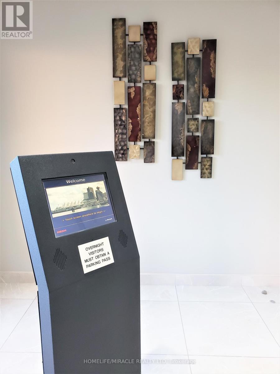 207 - 135 Hillcrest Avenue, Mississauga, Ontario  L5B 4B1 - Photo 3 - W12828566