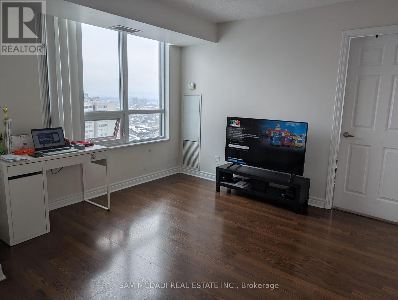 2702 - 208 Enfield Place, Mississauga, Ontario  L5B 0G8 - Photo 4 - W12828568
