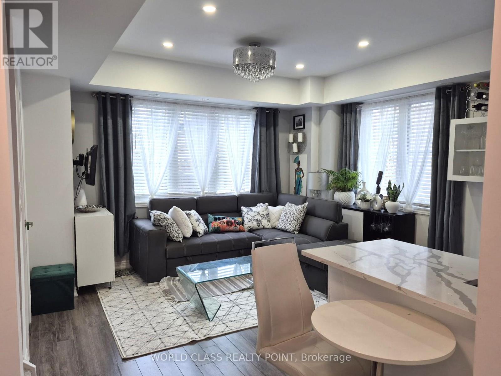 212 - 370 Hopewell Avenue, Toronto, Ontario  M6E 2S2 - Photo 2 - W12828666