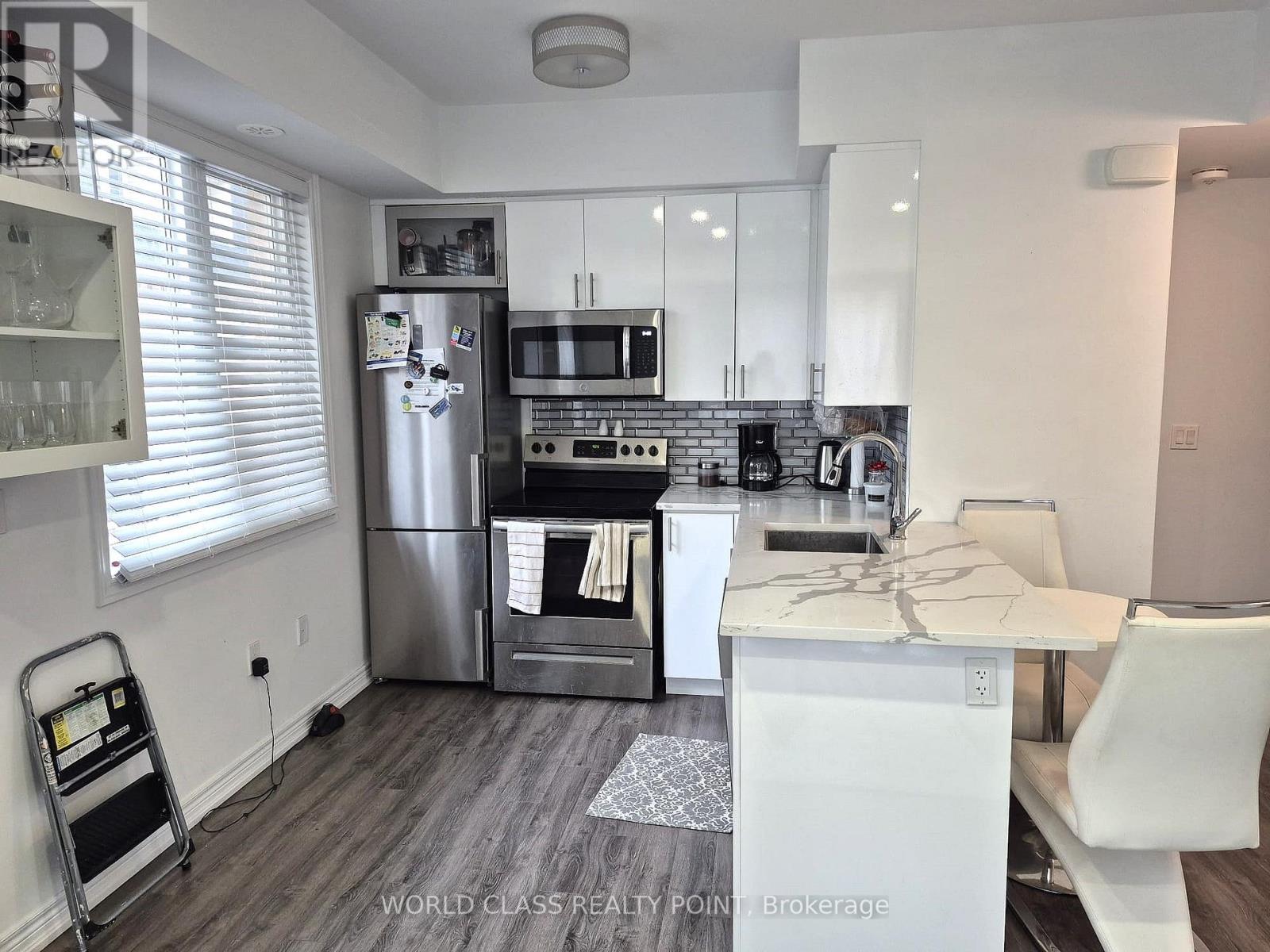 212 - 370 Hopewell Avenue, Toronto, Ontario  M6E 2S2 - Photo 5 - W12828666