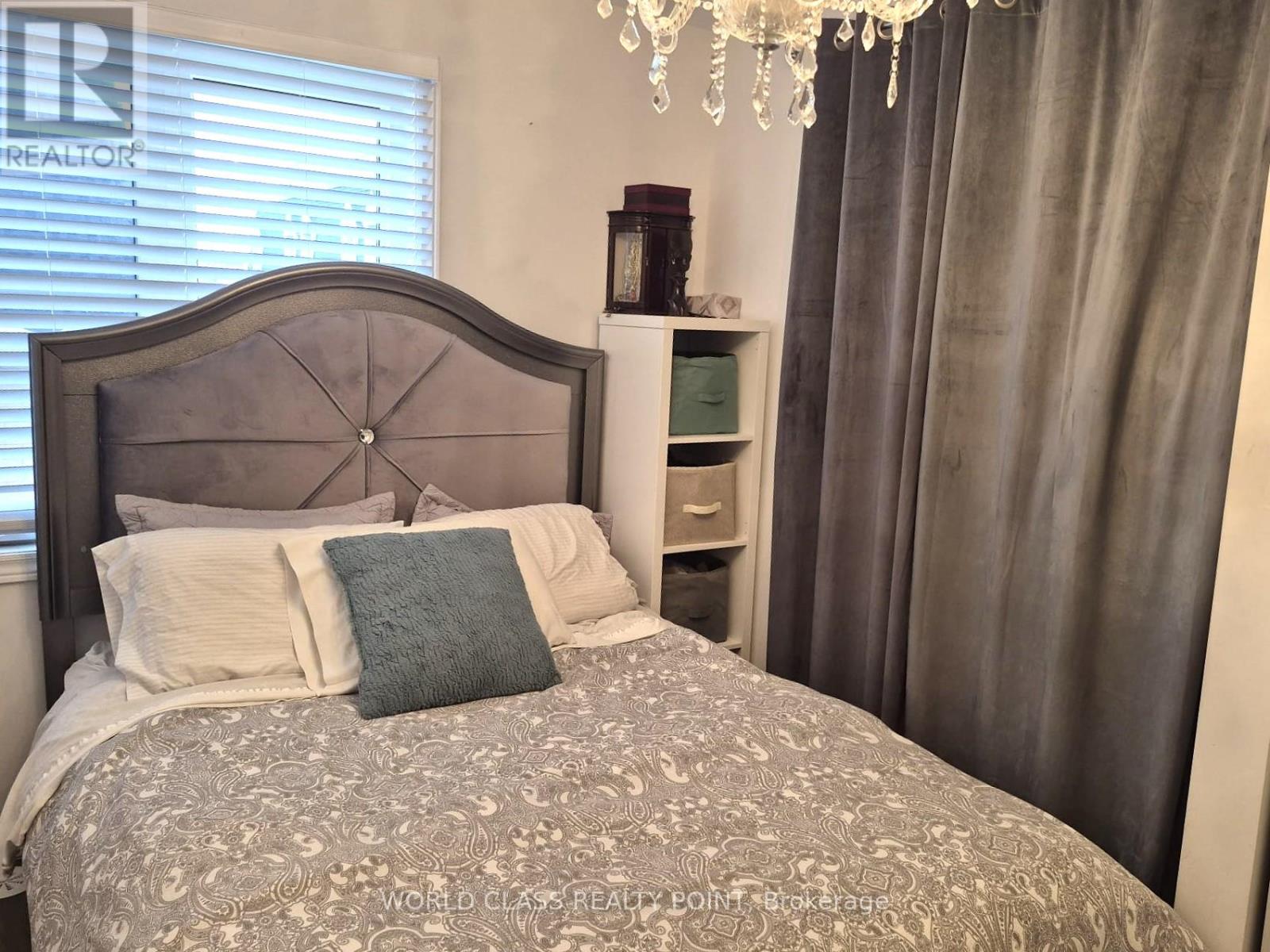 212 - 370 Hopewell Avenue, Toronto, Ontario  M6E 2S2 - Photo 7 - W12828666